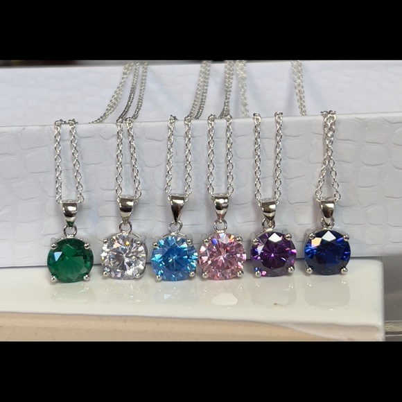 925 Sterling Silver. Solitary. Necklace - Picture 5 of 8